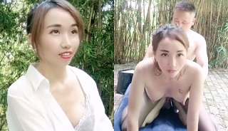 有奶水的风骚少妇跟大哥户外啪啪,在竹林里颠鸾倒凤~