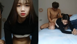 女友刚下班就开起直播双人秀~继续加班赚点斗内