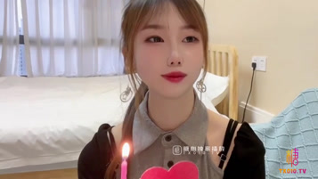 特殊生日会 帮处男学长开荤 温柔口交吸吮龟头 滚烫蜜穴榨干精囊爆射白汁 最新超人气爆乳貌美少女