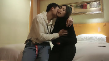 套破了吗你给我看一下 长发温柔外围小姐姐 壹屌探花