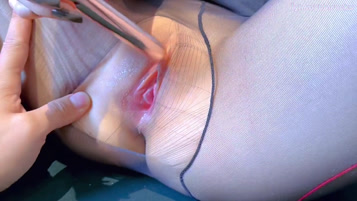 绝世美穴名器白虎大长腿嫩模女神 按在沙发上猛烈中出粉嫩无毛小嫩逼 娇小身材抱起来爆操