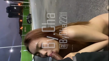 我是主人的母狗,可不可以给你口一下!车来车往路边搭讪小青年免费给口活,对话刺激