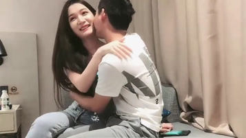 高颜小姐姐 骚一点 第一次这么亮做爱骚不起来 嗯嗯轻一点 身材苗条大长腿 被小哥在床上多姿势猛怼