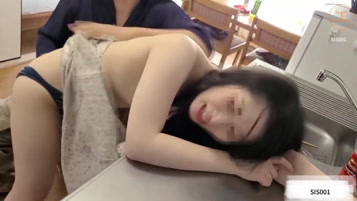 谁家的贤惠老婆被人操了!女人韵味十足的漂亮人妻,太有感觉了!水做的女人,被操反抗哭着脸,很敏感,全身软趴