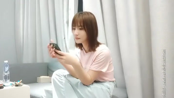 高颜大奶小姐姐 对男人来说爱是什么就是操逼 你喜欢被强奸小妖精