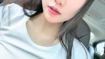 骚女好迷人不穿内裤塞跳蛋户外露出,再约炮友酒店啪啪口交后入猛操,很是诱惑喜欢不要错过